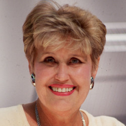 illustration for section: Erma Bombeck