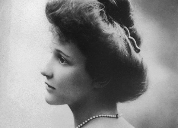illustration for section: Lady Nancy Astor